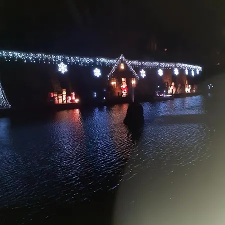 54 Av Rogers Martin Du Gard Δωμάτια σε οικογενειακή κατοικία *