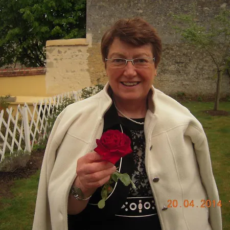 54 Av Rogers Martin Du Gard Homestay