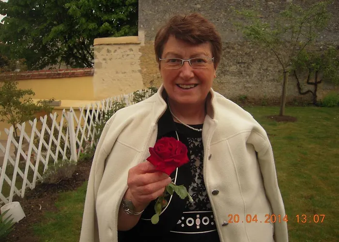 54 Av Rogers Martin Du Gard בית אירוח